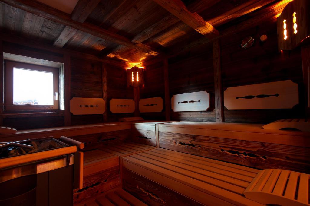 Ladestatthof Hotel Neustift im Stubaital Exterior photo